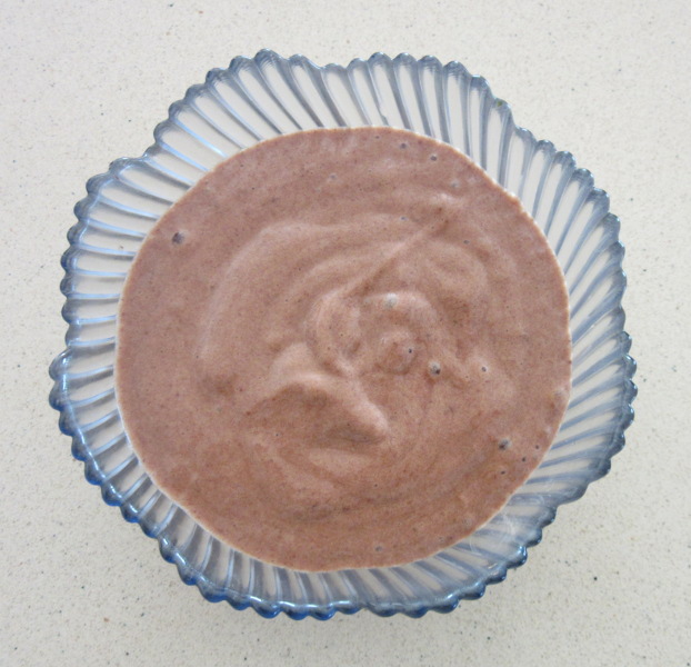 Mousse de cacau numa taa.