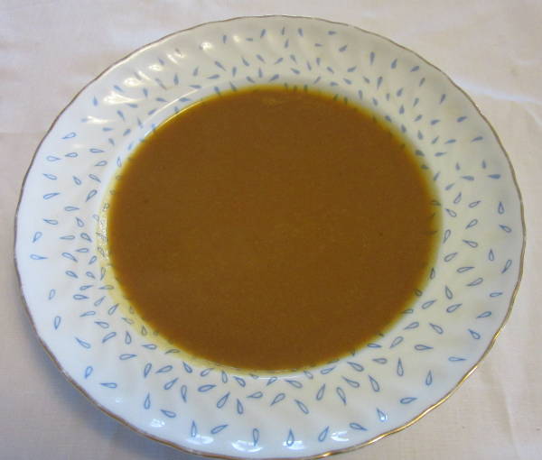 Sopa com quinoa e vrios legumes.