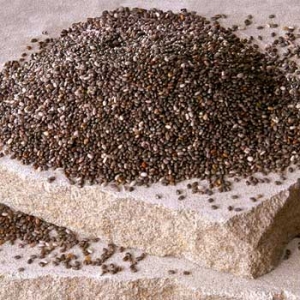 sementes de chia sobre pedra